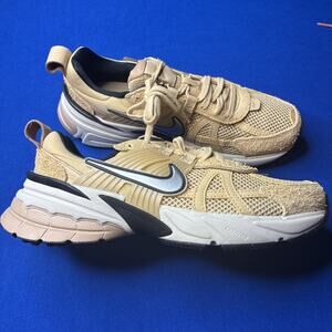 New Nike W V2K Run Sesame Orewood Brown FN6703-200 Women's Size 7.5 Men’s Size 6